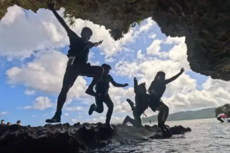 【石垣島/1日】海と川を制覇☆石垣島最長！宮良川マングローブSUP/カヌー＆青の洞窟シュノーケリングツアー★＜写真無料&送迎付き＞