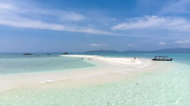 ★春の特別SALE【石垣島/半日】3歳からOK！360度絶景に感動☆幻の島上陸＆ボートシュノーケリングツアー《写真無料＆送迎付き》