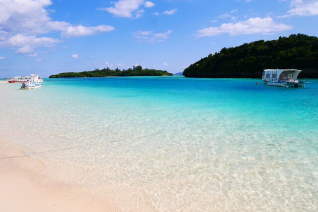 石垣島シュノーケル船と川平湾