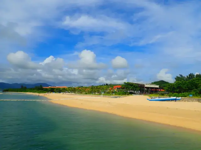 石垣島リゾートホテル前の美しい真栄里ビーチ